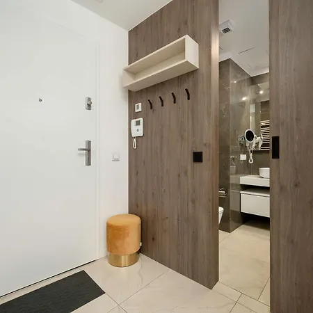 Tasteful In Close To Market By Renters